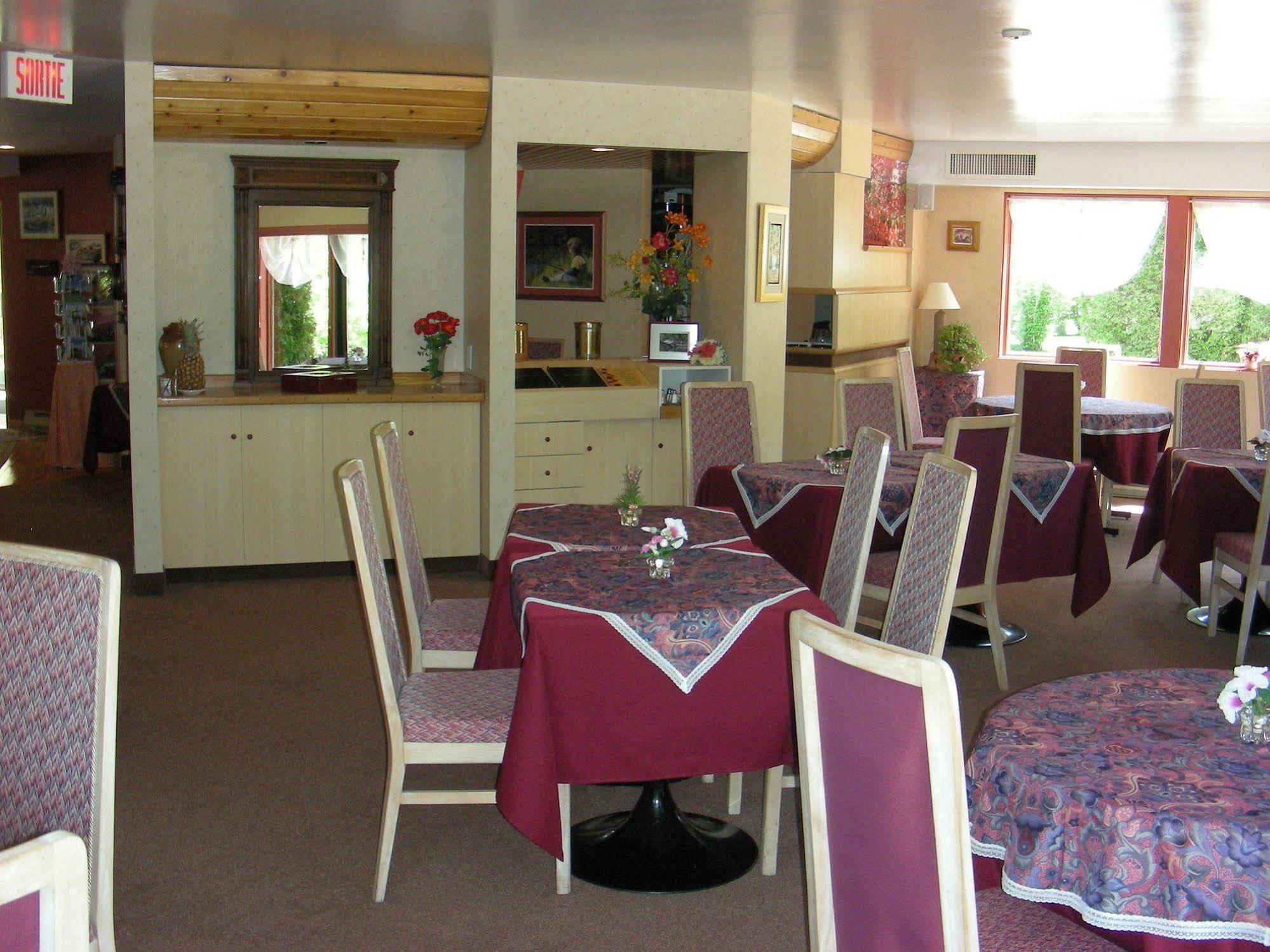Du Jardin Inn