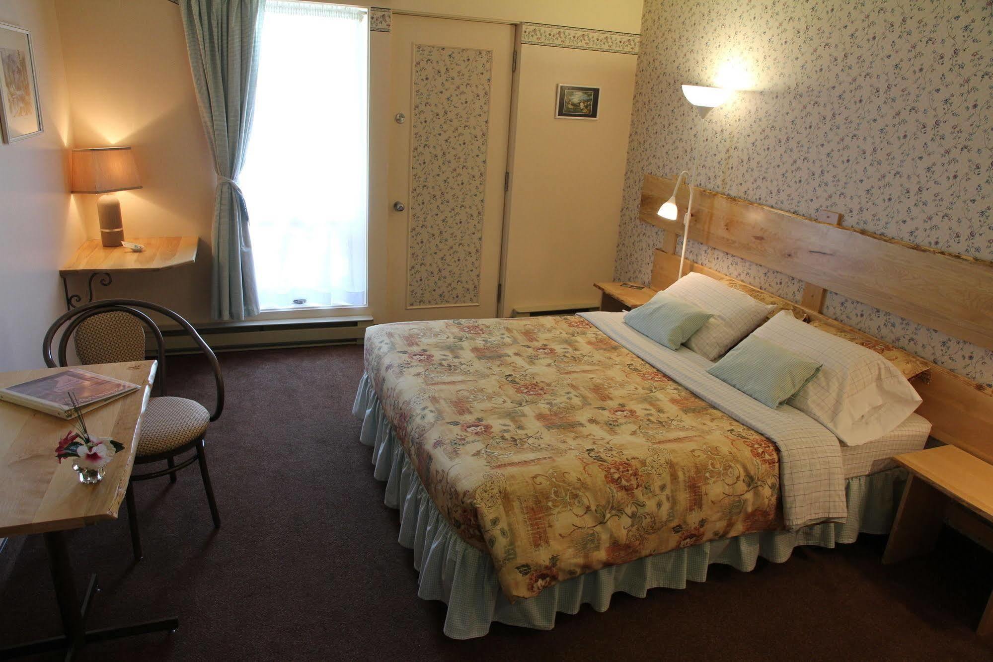 Du Jardin Inn 3*