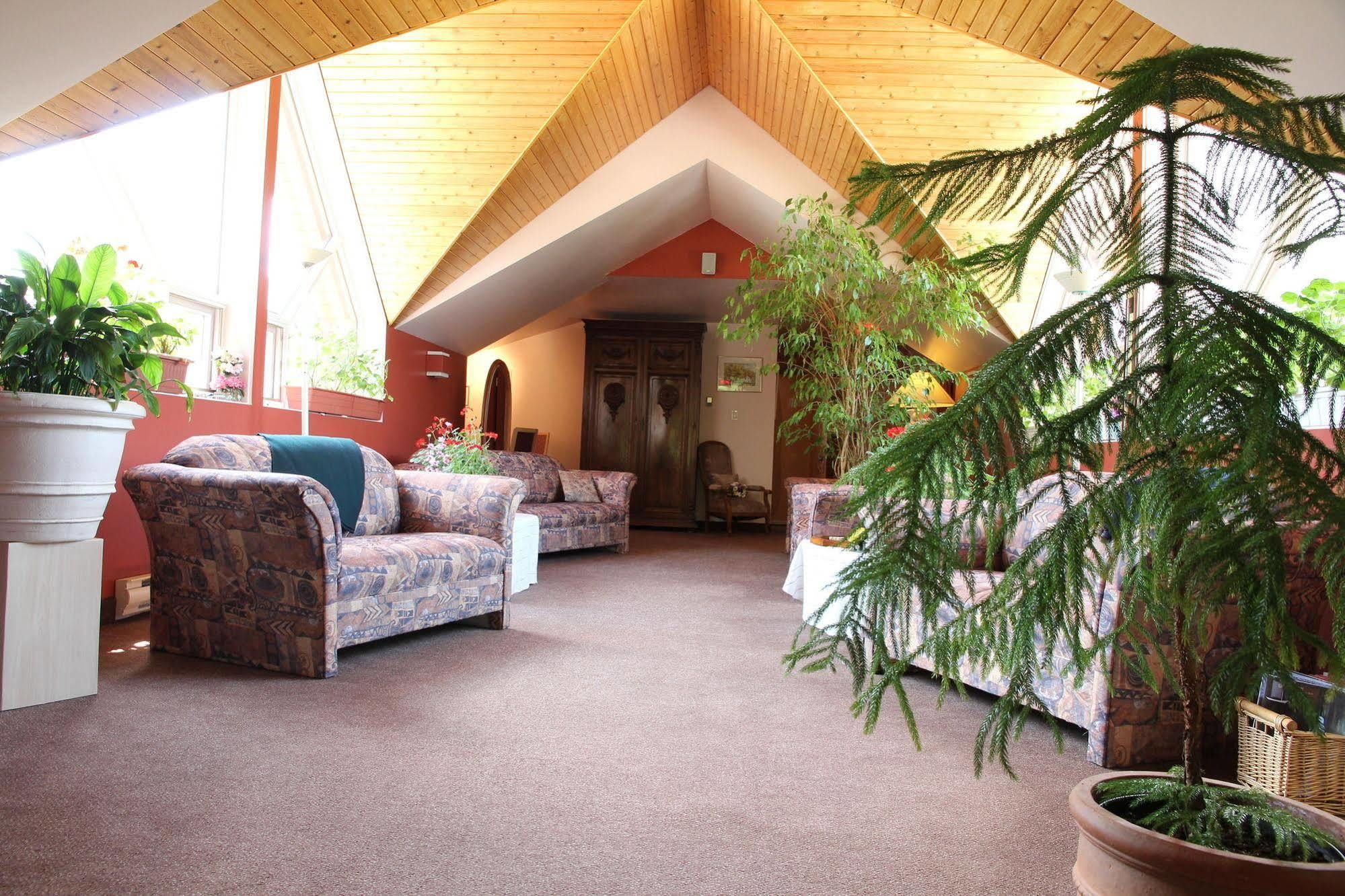 Inn Du Jardin 3*